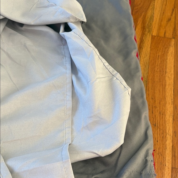 Red and gray queen bedding - Picture 11 of 11